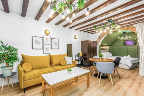 La Bestia Deluxe Studio Apartment
